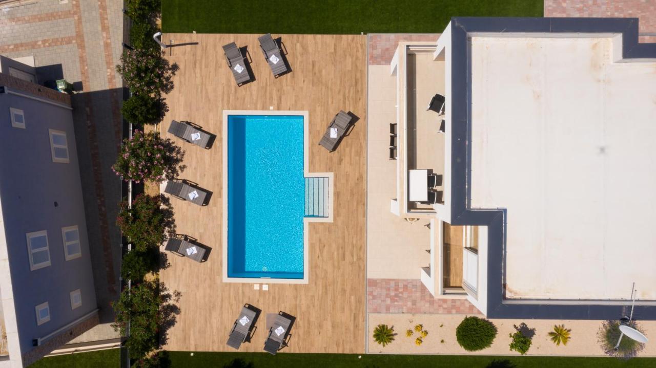 Villas Royal I With Private Pool ノヴァリャ エクステリア 写真