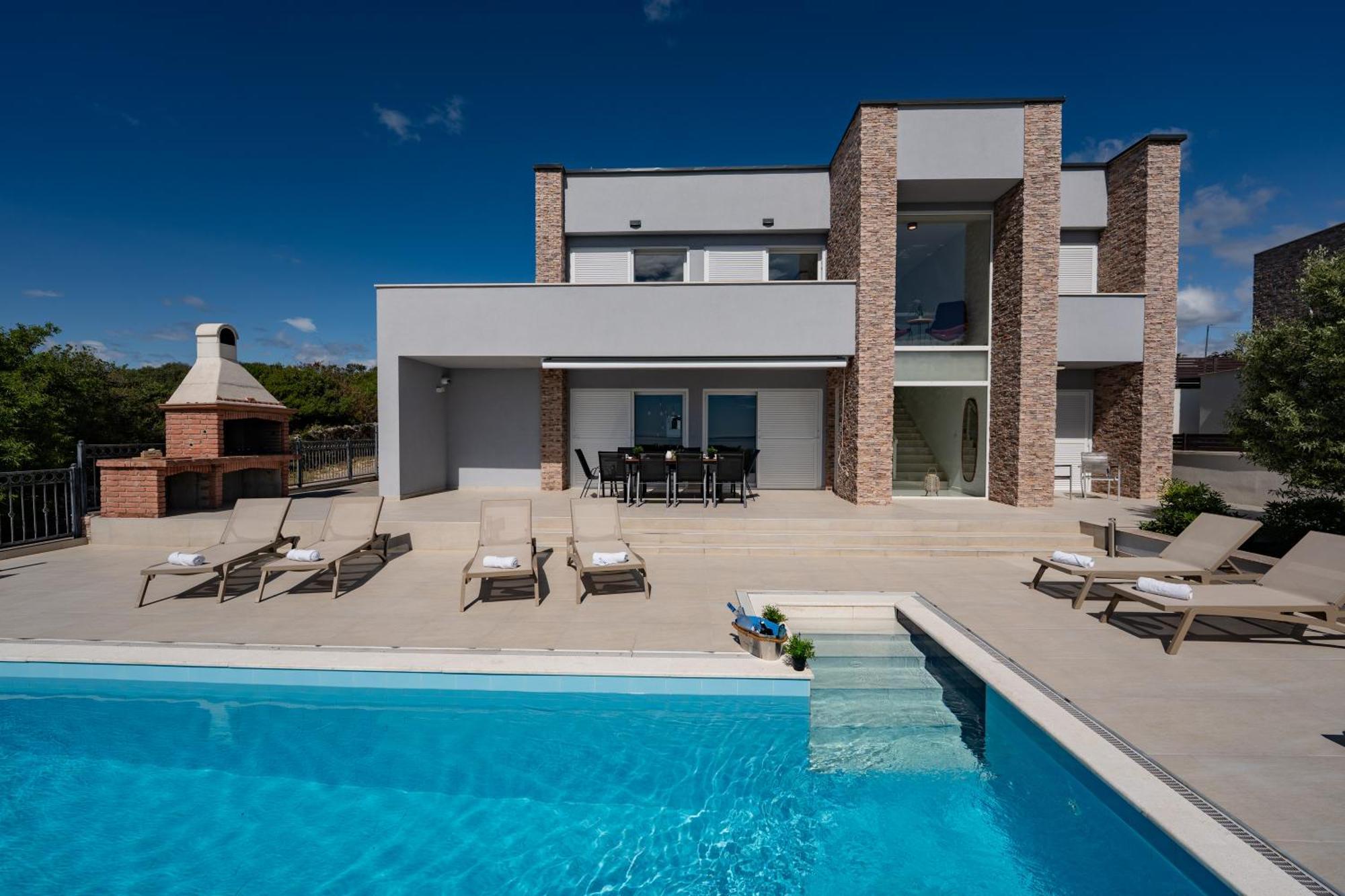 Villas Royal I With Private Pool ノヴァリャ エクステリア 写真